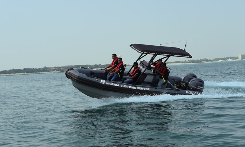 FIBERGLASS LAW ENFORCEMENT BOAT 6.5 M
